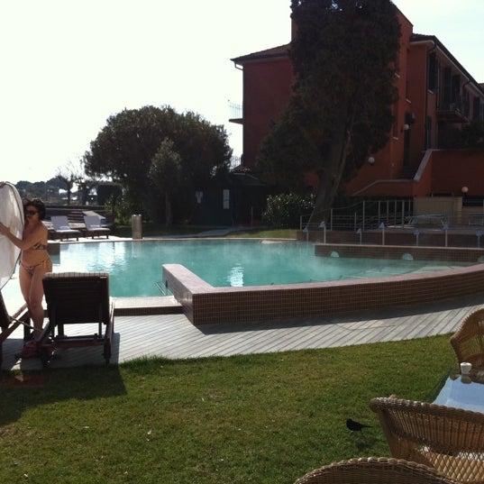 Where's Good? Holiday and vacation recommendations for Desenzano Del Garda, Italy. What's good to see, when's good to go and how's best to get there.