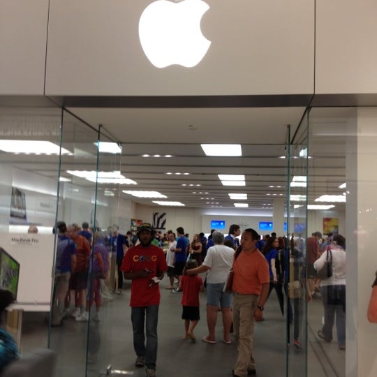 Apple Mall of America Electronics Store in East Bloomington