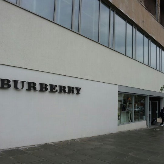 burberry factory hackney