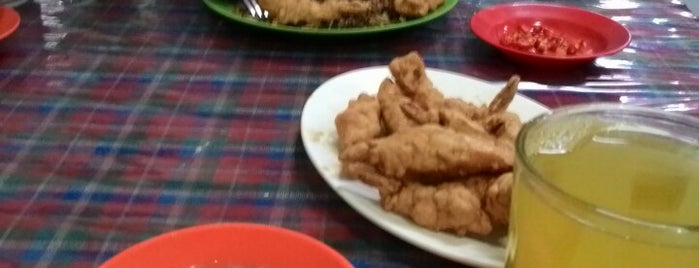 Rumah Makan Darmo 2 is one of Wisata Kuliner Samarinda.