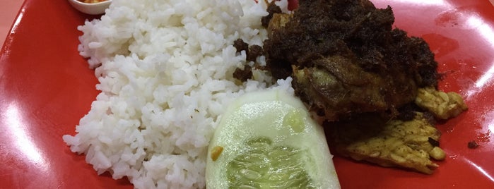 Nasi Bebek Tugu Pahlawan Surabaya is one of Wisata Kuliner Samarinda.