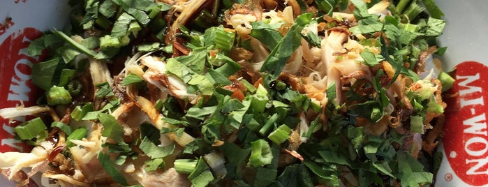 Bubur Ayam Bandung is one of Wisata Kuliner Samarinda.