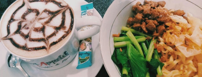 Bon Appetit is one of Wisata Kuliner Samarinda.