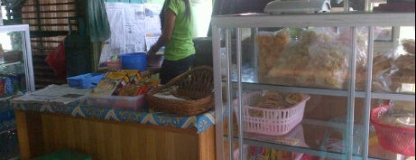 Kedai Mendoan Banyumas is one of Wisata Kuliner Samarinda.