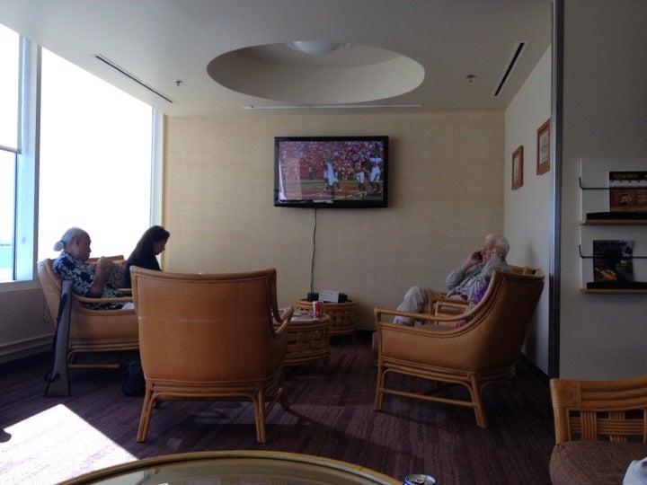 Hawaiian Airlines Premier Club Los Angeles, CA (LAX)