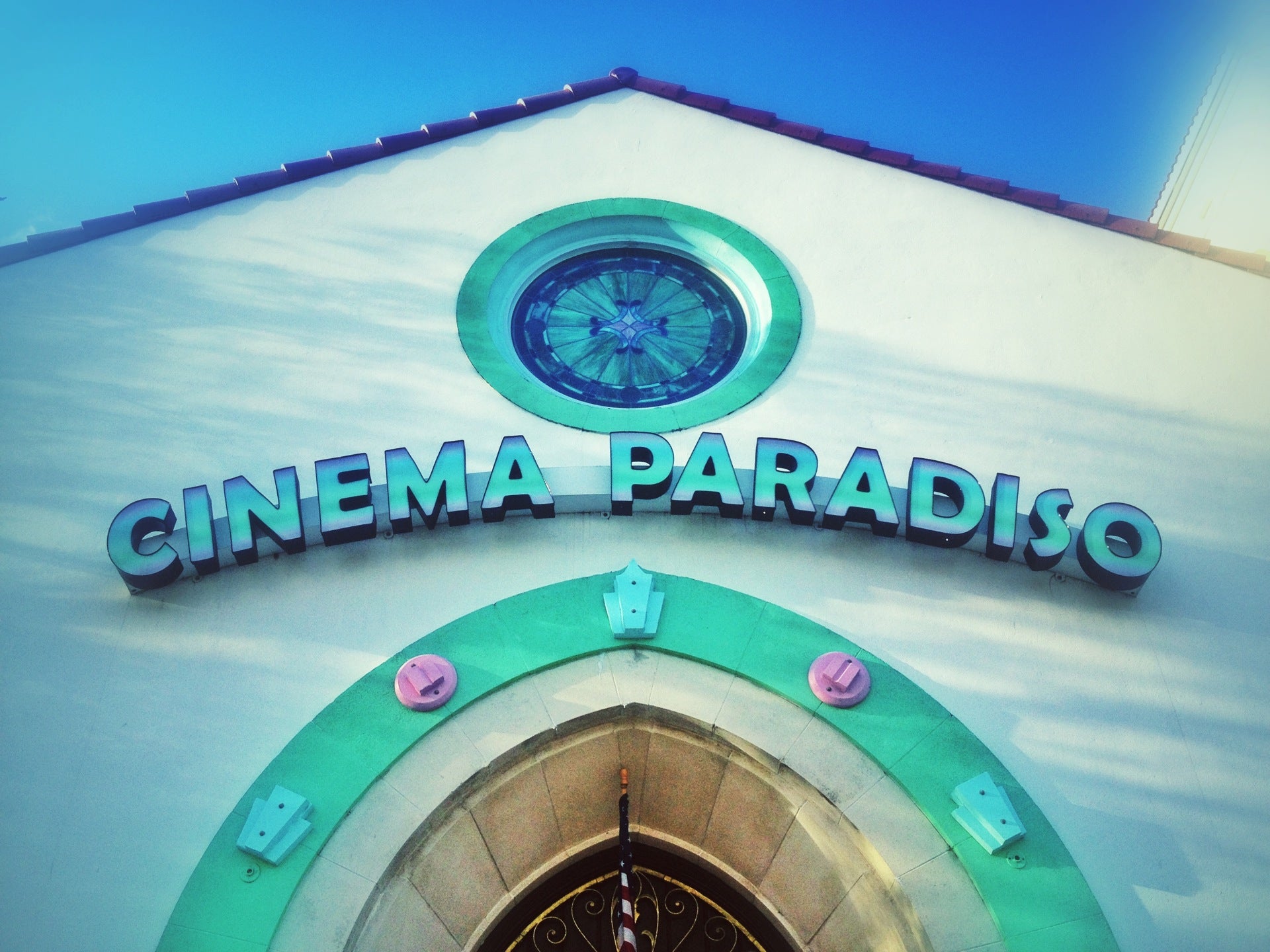 Paradiso Cafe/Cinema Paradiso