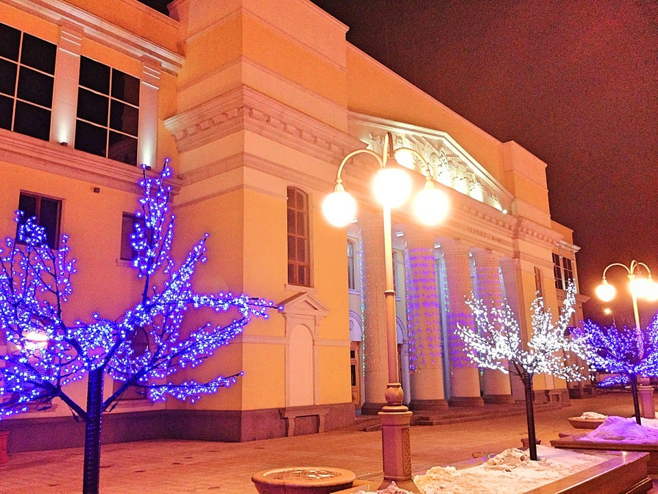 Фото гдк. Городской дворец культуры Хабаровск. Городской дворец культуры, ул. Ленина, 85.. Хабаровск Ленина 85 дворец культуры. Зал ГДК Хабаровск.