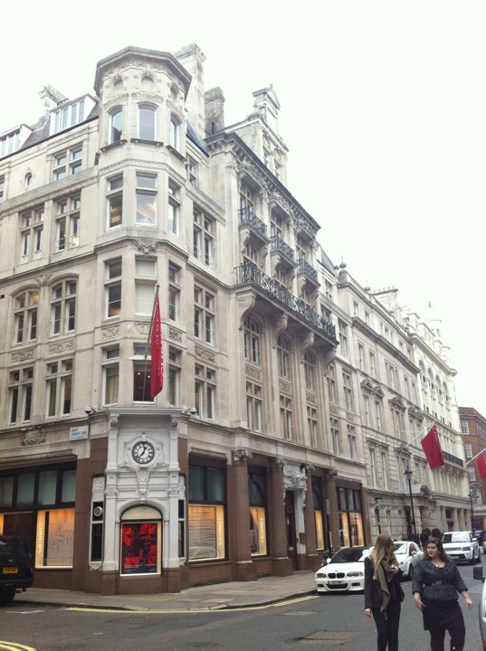 Кинг стрит Лондон. Кристис главный офис на Кинг стрит. King Charles Street London sw1. Christys London.