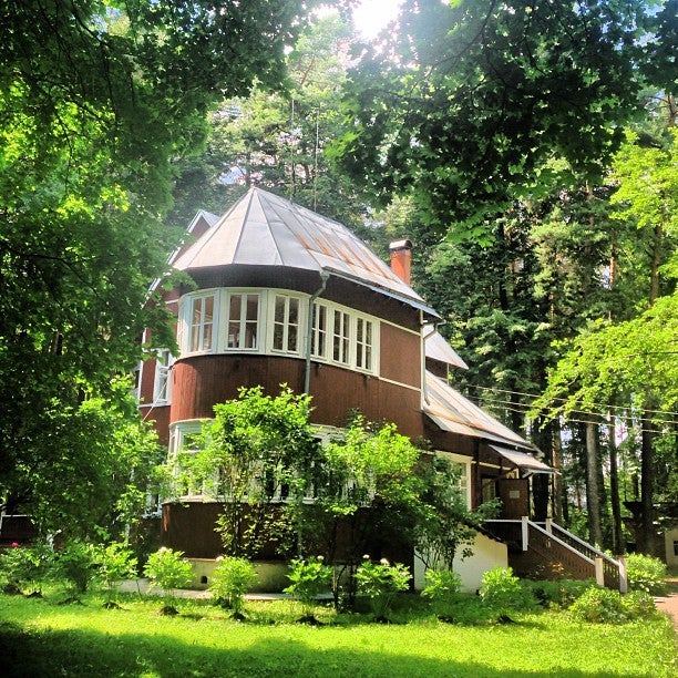 Городок писателей. Дом-музей б.л. Пастернака. Музей Пастернака (ул. Павленко, 3).. Дом-музей б. л. Пастернака, посёлок ДСК Мичуринец. Сквер Пастернака ул.Павленко Переделкино.