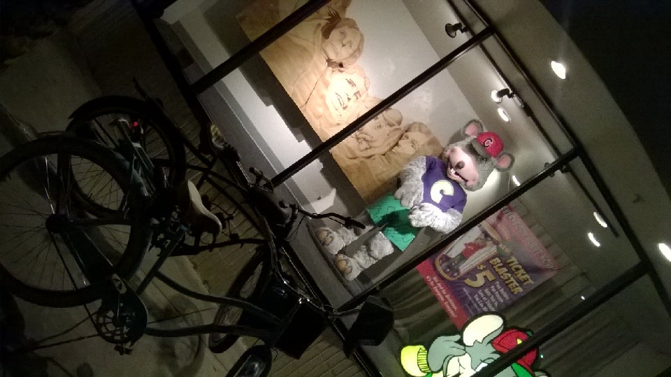 Chuck e cheese's in San jose ca Fontaine road haunted? Retro Pizza Zone