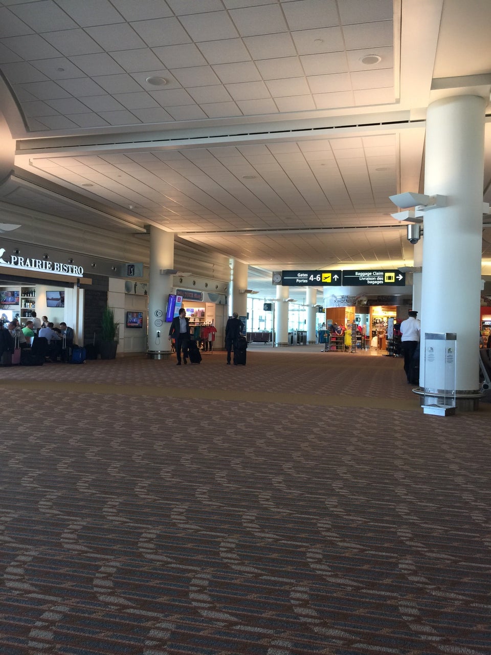 Photo of Winnipeg International Airport (YWG)