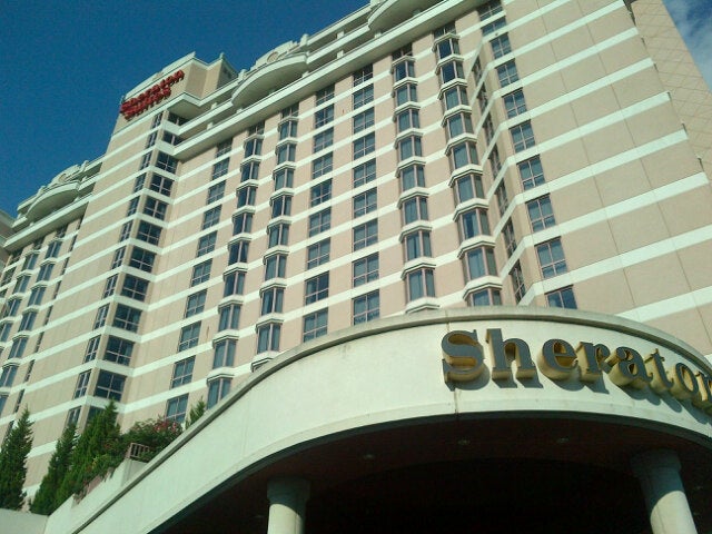 Photo of Sheraton Suites Country Club Plaza