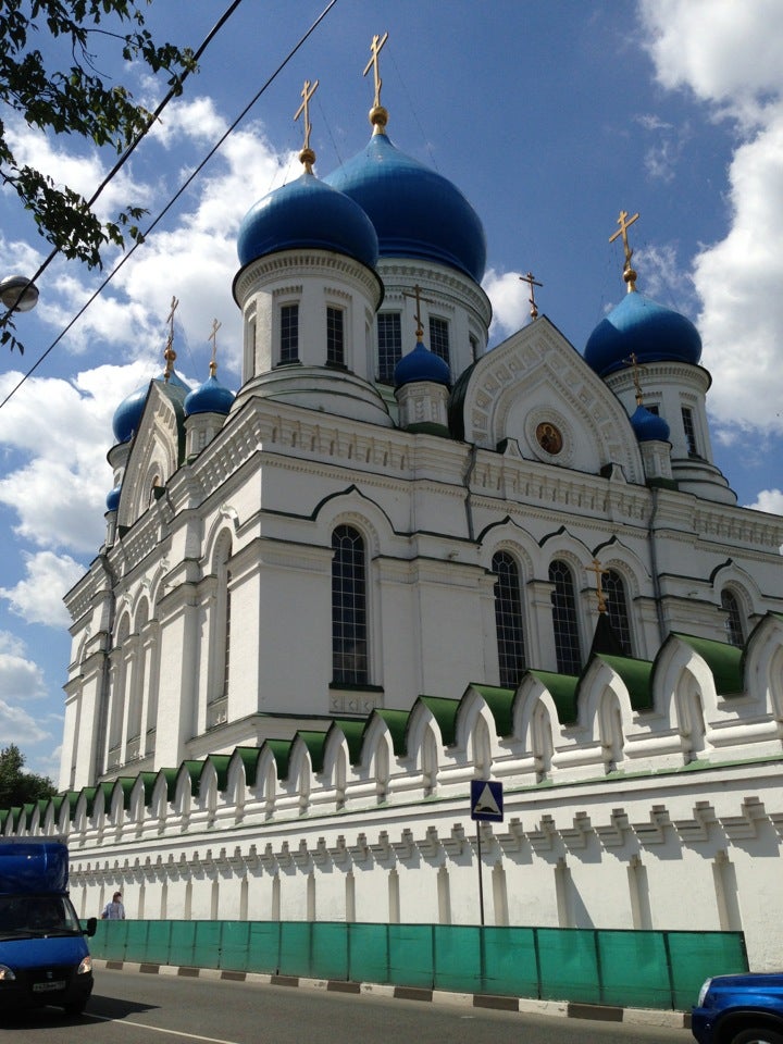 Николо перервинский монастырь расписание. Патриаршее подворье храмов Николо-Перервинского монастыря. Подворья Николо Перервинского монастыря. Кириопасха Николо-Перервинский монастырь. Николо-Перервинский монастырь 1991.