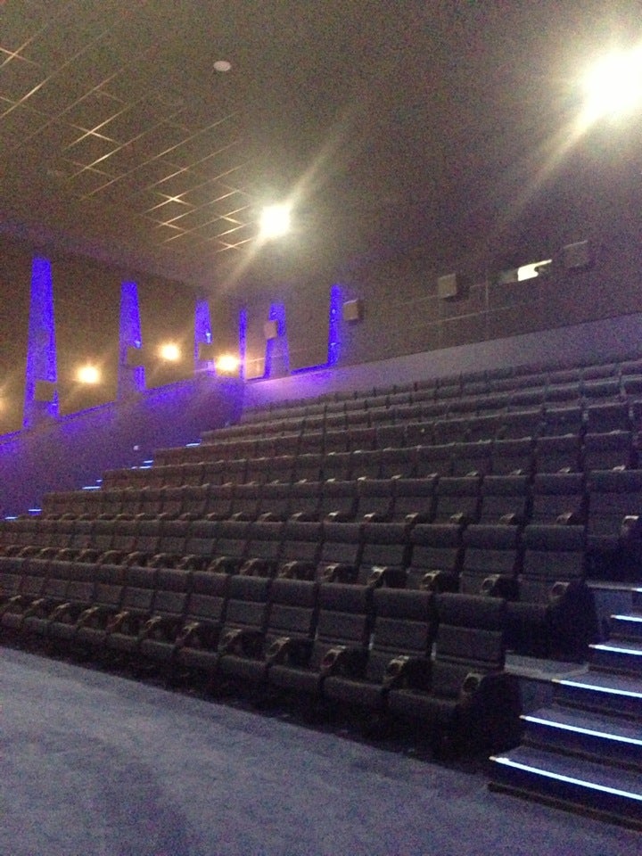 Питерлэнд афиша. Питерлэнд зал 11 IMAX. Питерлэнд кинотеатр зал 3.