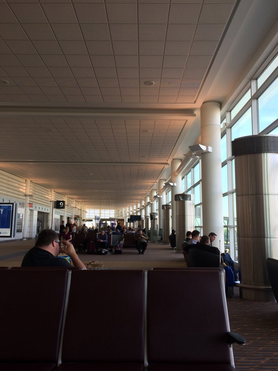 Photo of Winnipeg International Airport (YWG)