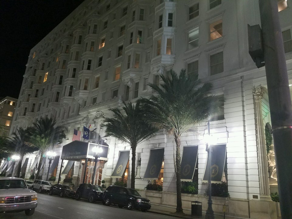 Photo of Le Pavillon Hotel