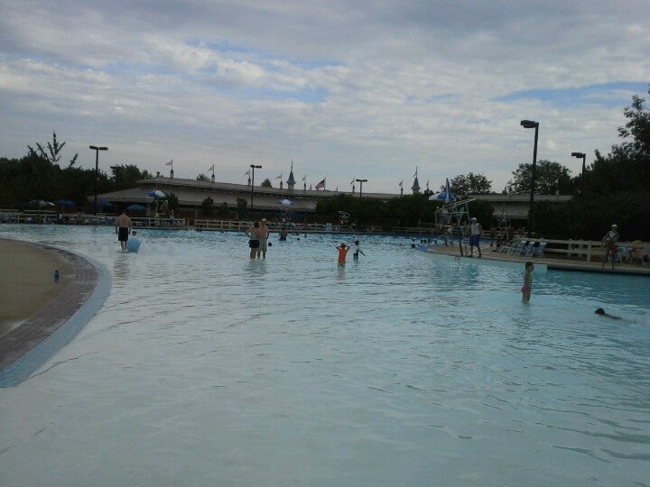 wheaton outdoor pool